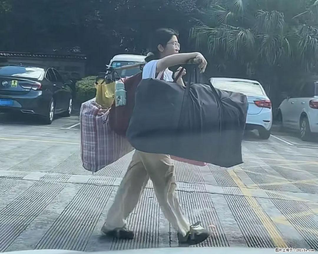 全网追的“扁担女孩”,找了一份暑假工,时薪12元 - 安康生活资讯 - 安康28生活网 ankang.28life.com