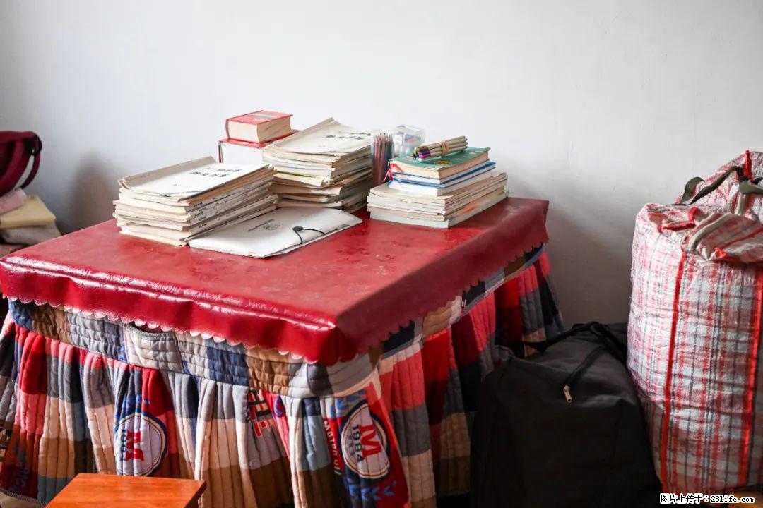 全网追的“扁担女孩”,找了一份暑假工,时薪12元 - 安康生活资讯 - 安康28生活网 ankang.28life.com